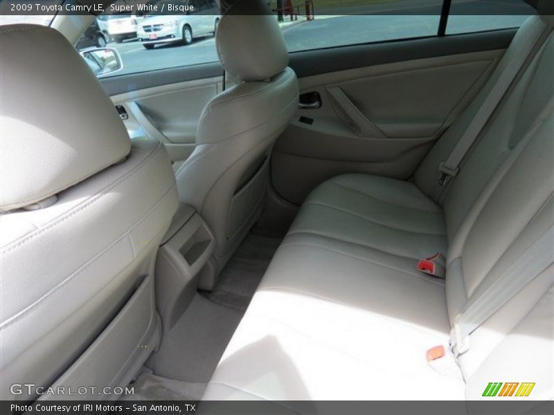 Super White / Bisque 2009 Toyota Camry LE