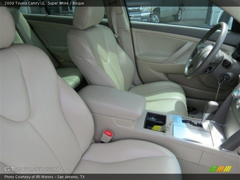 Super White / Bisque 2009 Toyota Camry LE