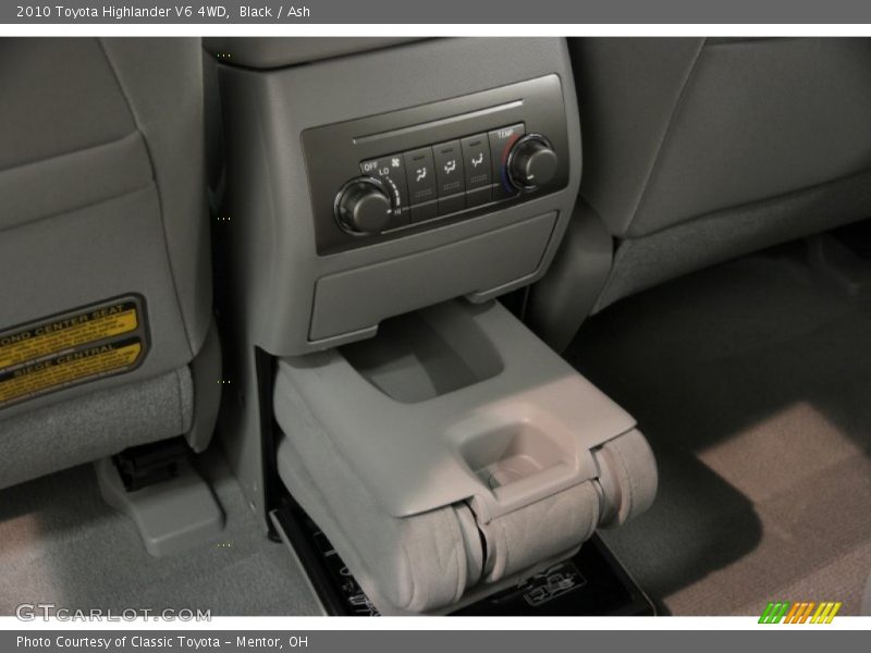 Black / Ash 2010 Toyota Highlander V6 4WD