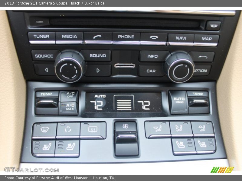 Controls of 2013 911 Carrera S Coupe