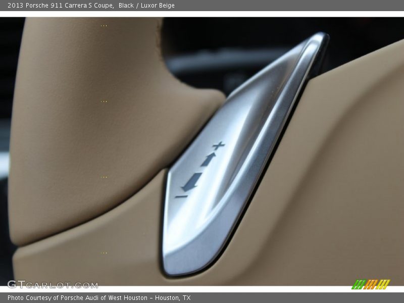 Controls of 2013 911 Carrera S Coupe