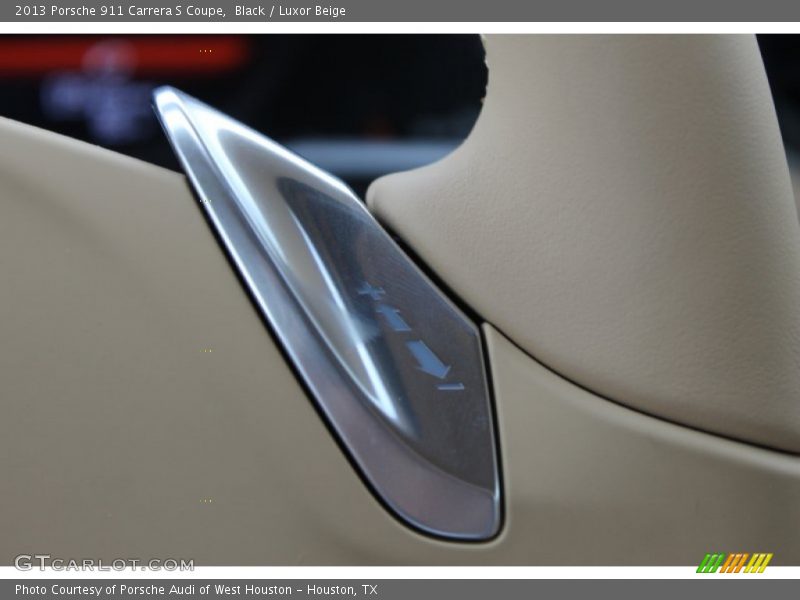 Controls of 2013 911 Carrera S Coupe