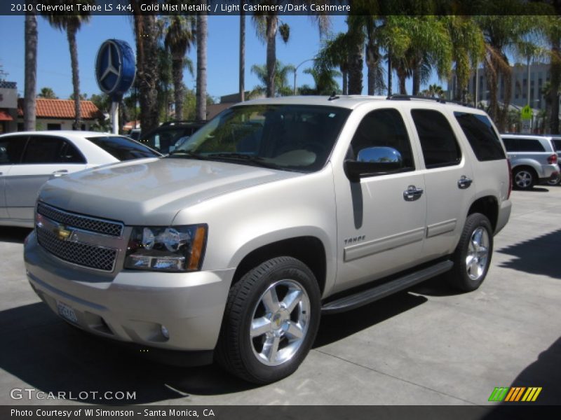 Front 3/4 View of 2010 Tahoe LS 4x4