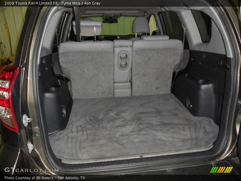  2009 RAV4 Limited V6 Trunk