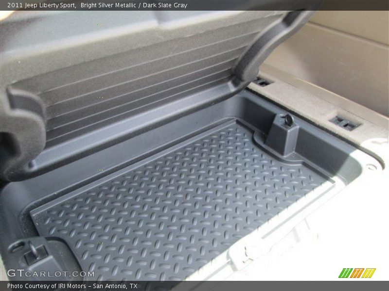 Bright Silver Metallic / Dark Slate Gray 2011 Jeep Liberty Sport