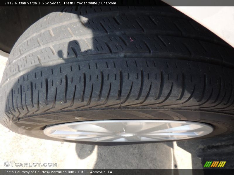Fresh Powder White / Charcoal 2012 Nissan Versa 1.6 SV Sedan