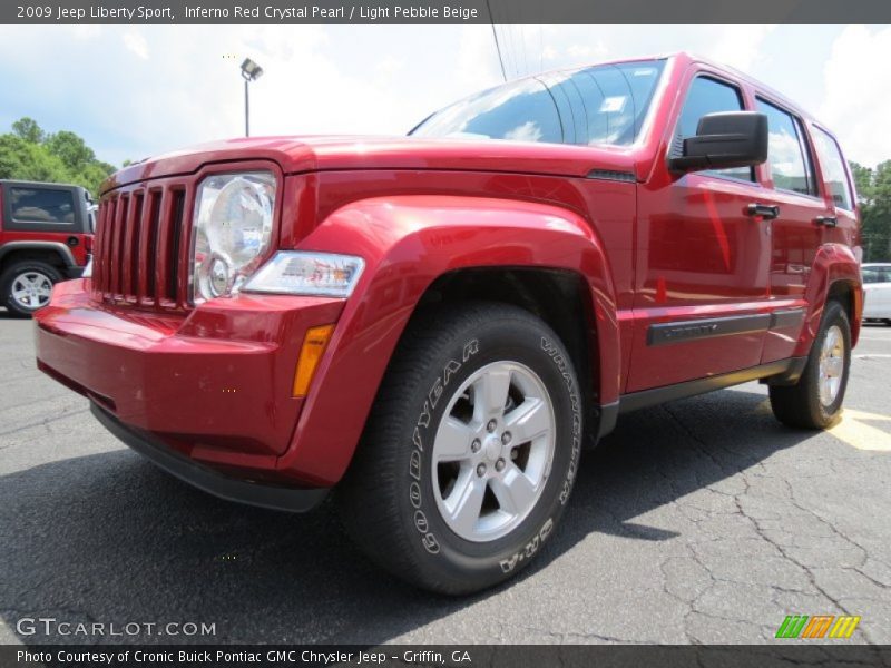 Front 3/4 View of 2009 Liberty Sport