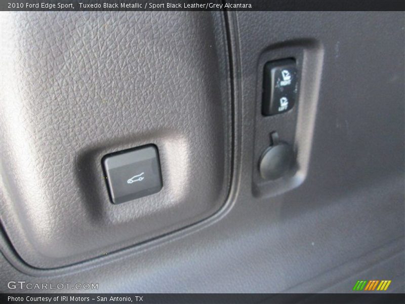 Tuxedo Black Metallic / Sport Black Leather/Grey Alcantara 2010 Ford Edge Sport