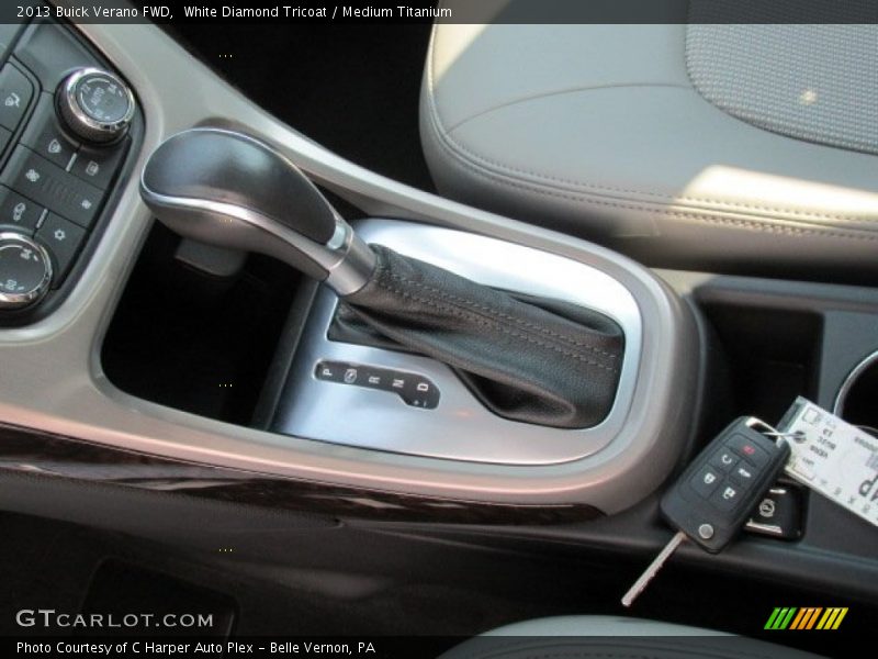 White Diamond Tricoat / Medium Titanium 2013 Buick Verano FWD