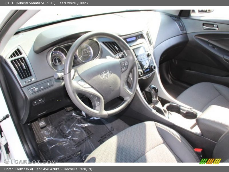 Pearl White / Black 2011 Hyundai Sonata SE 2.0T
