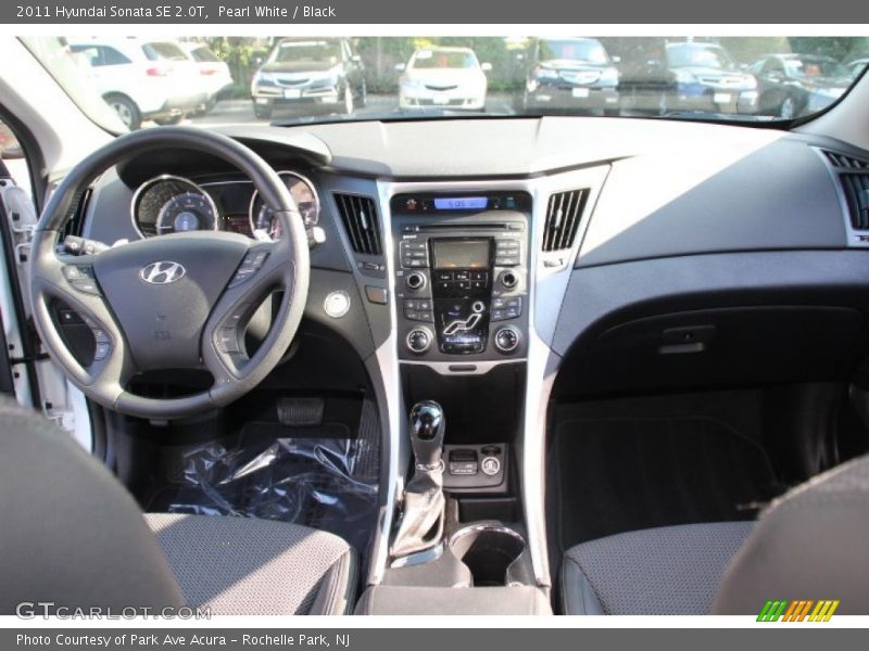 Pearl White / Black 2011 Hyundai Sonata SE 2.0T