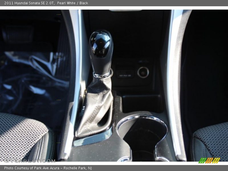 Pearl White / Black 2011 Hyundai Sonata SE 2.0T