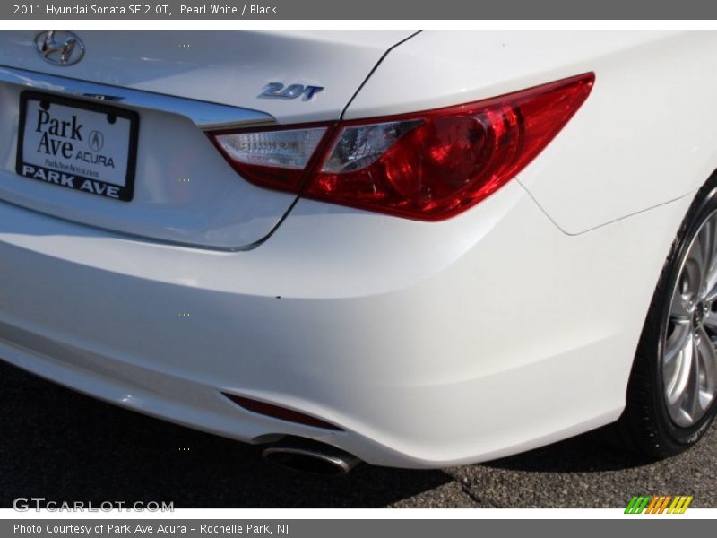 Pearl White / Black 2011 Hyundai Sonata SE 2.0T