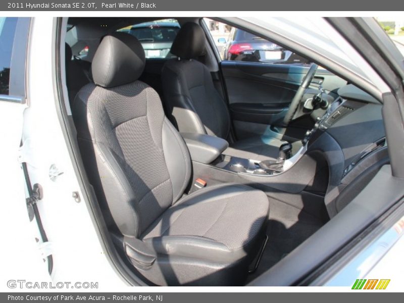 Pearl White / Black 2011 Hyundai Sonata SE 2.0T