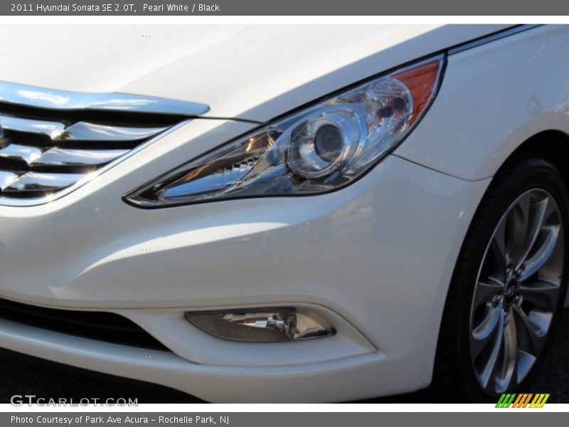Pearl White / Black 2011 Hyundai Sonata SE 2.0T