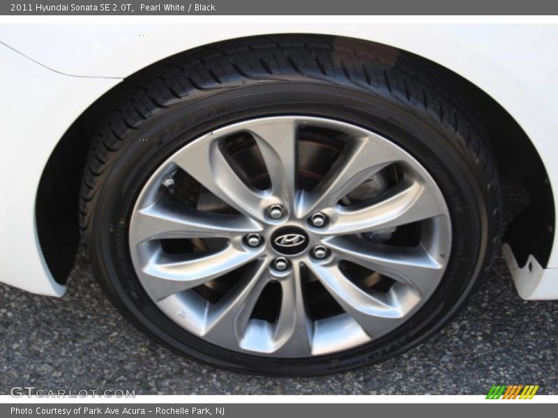 Pearl White / Black 2011 Hyundai Sonata SE 2.0T