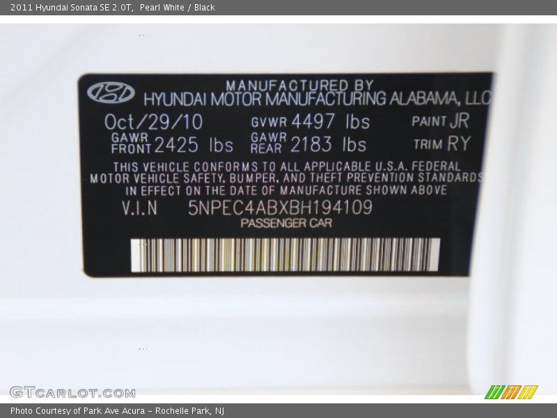 Pearl White / Black 2011 Hyundai Sonata SE 2.0T