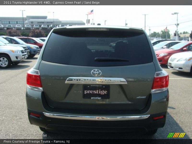 Cypress Green Pearl / Sand Beige 2011 Toyota Highlander V6 4WD