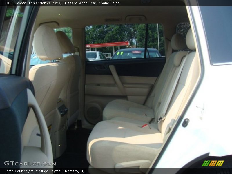 Blizzard White Pearl / Sand Beige 2013 Toyota Highlander V6 4WD