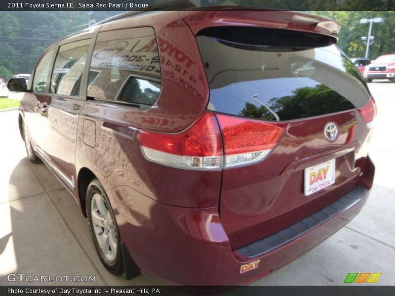 Salsa Red Pearl / Bisque 2011 Toyota Sienna LE