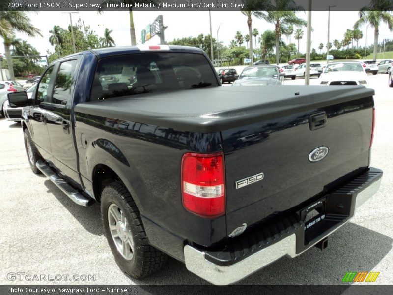 True Blue Metallic / Medium Flint/Dark Flint Grey 2005 Ford F150 XLT SuperCrew