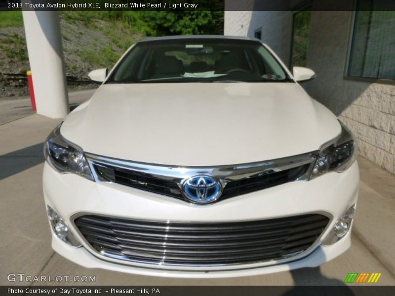 Blizzard White Pearl / Light Gray 2013 Toyota Avalon Hybrid XLE
