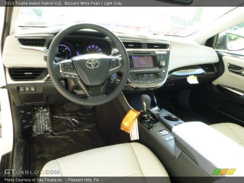 Blizzard White Pearl / Light Gray 2013 Toyota Avalon Hybrid XLE
