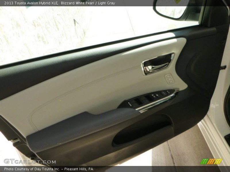 Blizzard White Pearl / Light Gray 2013 Toyota Avalon Hybrid XLE