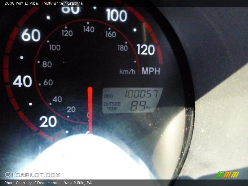 Frosty White / Graphite 2008 Pontiac Vibe