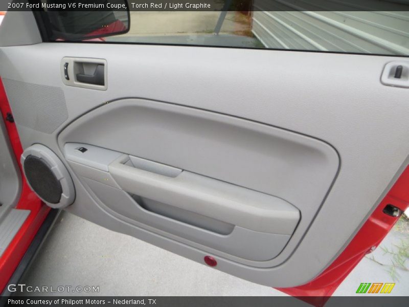 Door Panel of 2007 Mustang V6 Premium Coupe