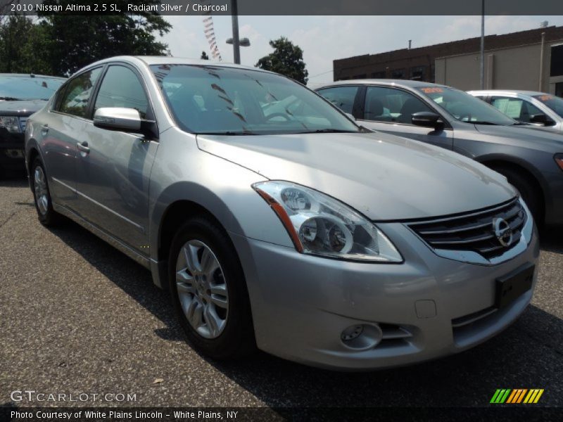 Radiant Silver / Charcoal 2010 Nissan Altima 2.5 SL