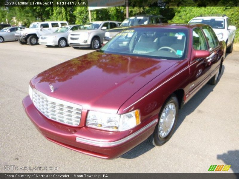 Front 3/4 View of 1998 DeVille Sedan