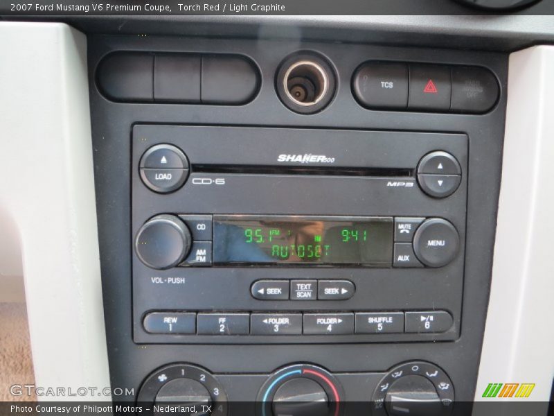 Controls of 2007 Mustang V6 Premium Coupe