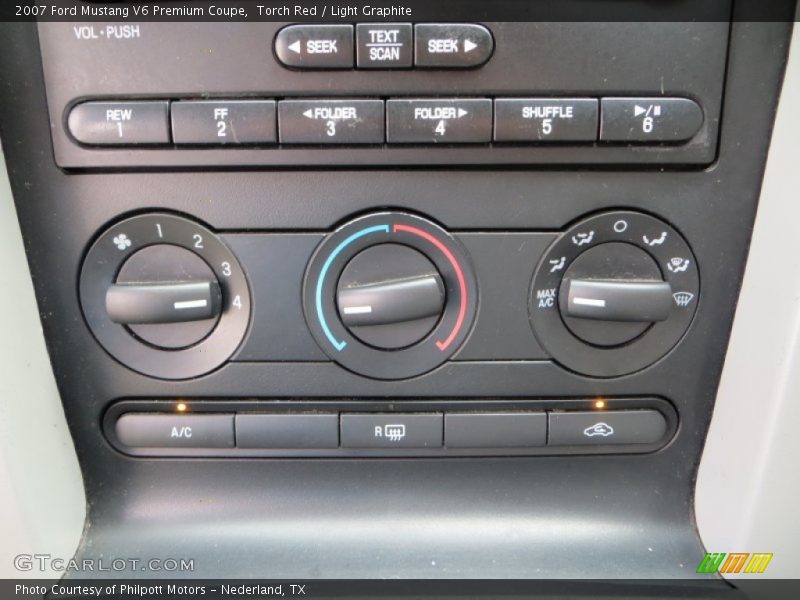 Controls of 2007 Mustang V6 Premium Coupe