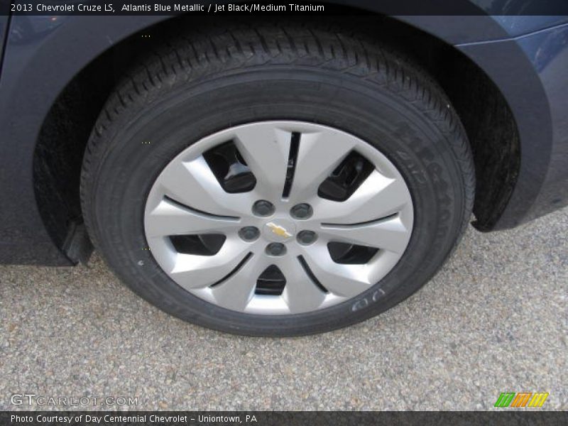 Atlantis Blue Metallic / Jet Black/Medium Titanium 2013 Chevrolet Cruze LS