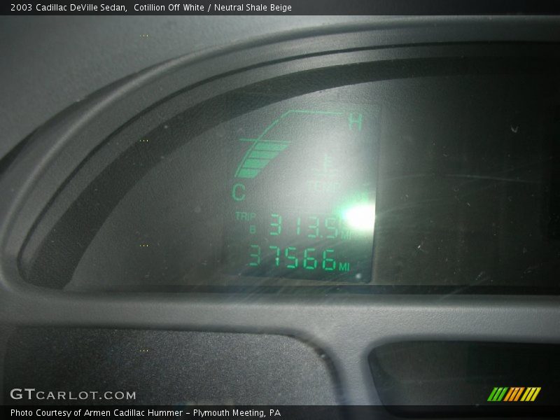 Cotillion Off White / Neutral Shale Beige 2003 Cadillac DeVille Sedan