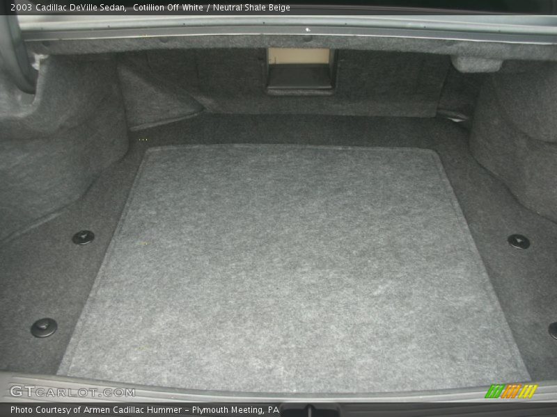 Cotillion Off White / Neutral Shale Beige 2003 Cadillac DeVille Sedan