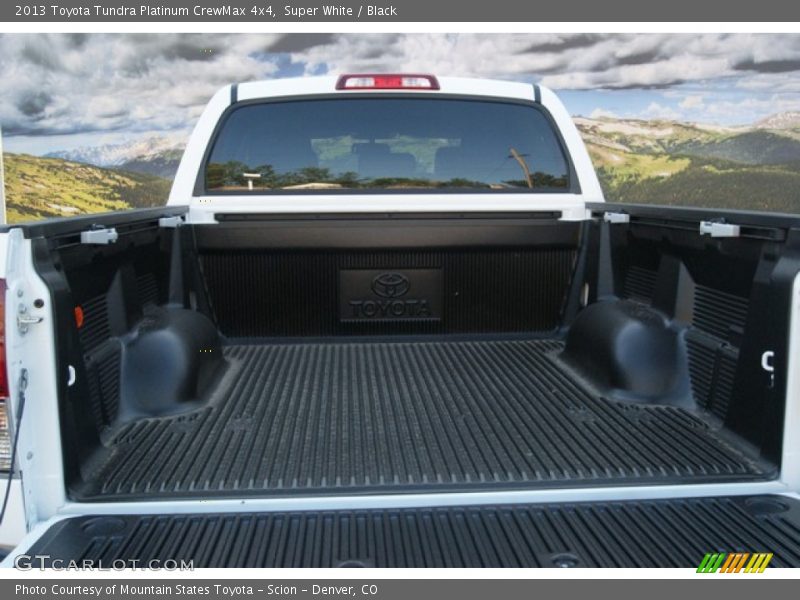 Super White / Black 2013 Toyota Tundra Platinum CrewMax 4x4