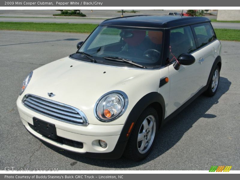Pepper White / Black/Grey 2009 Mini Cooper Clubman