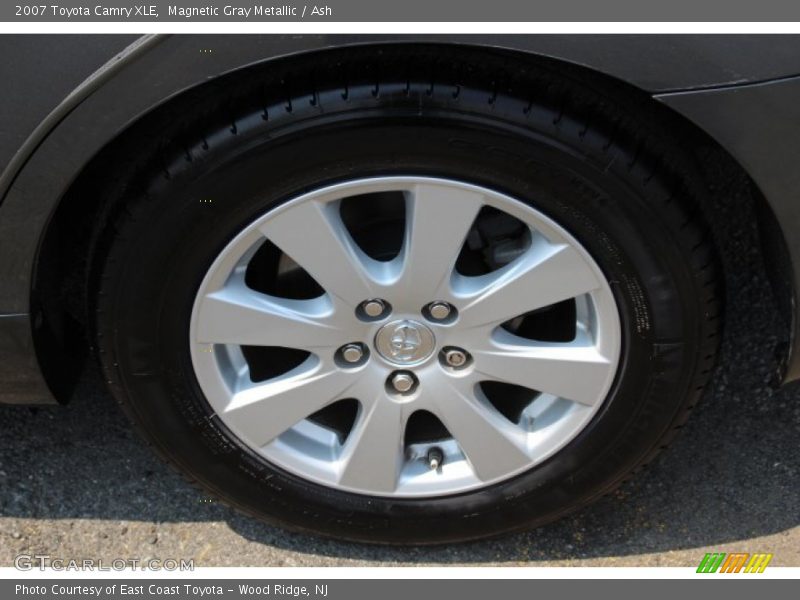 Magnetic Gray Metallic / Ash 2007 Toyota Camry XLE