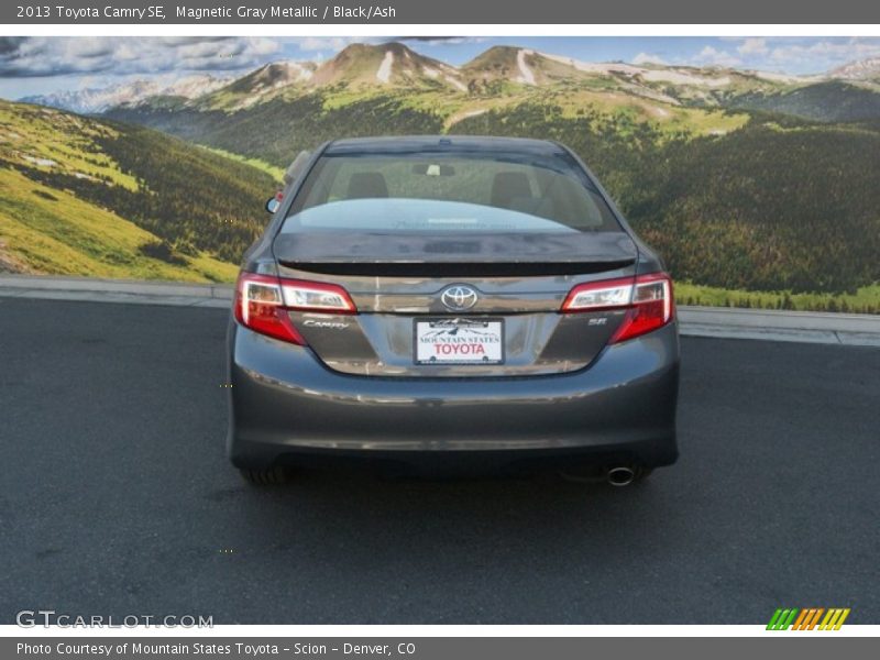 Magnetic Gray Metallic / Black/Ash 2013 Toyota Camry SE