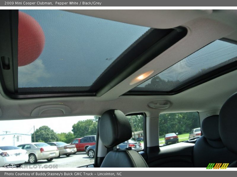 Pepper White / Black/Grey 2009 Mini Cooper Clubman