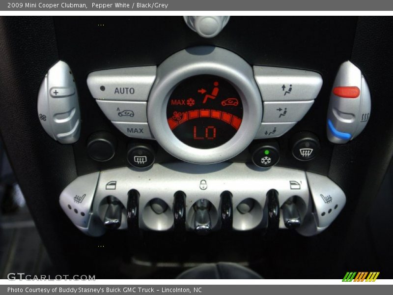 Pepper White / Black/Grey 2009 Mini Cooper Clubman
