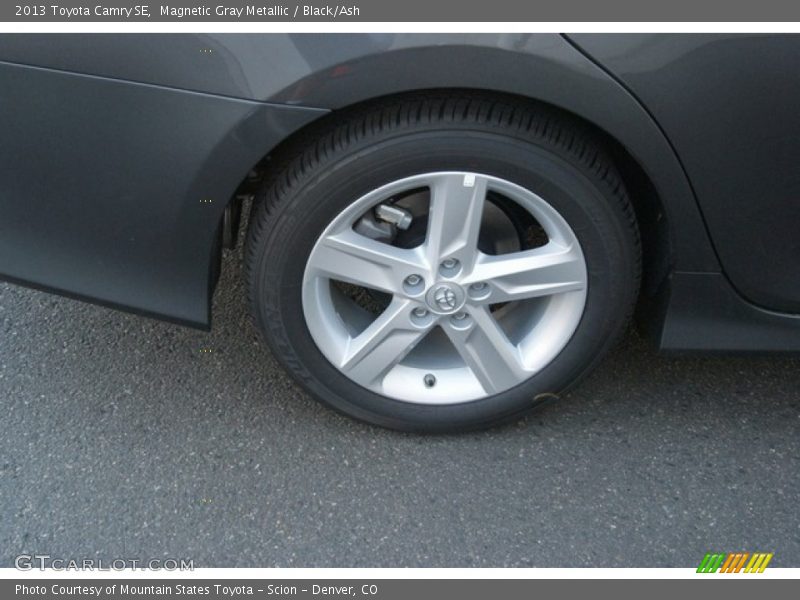 Magnetic Gray Metallic / Black/Ash 2013 Toyota Camry SE