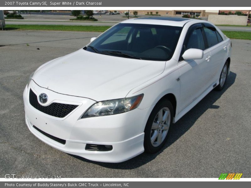 Super White / Dark Charcoal 2007 Toyota Camry SE