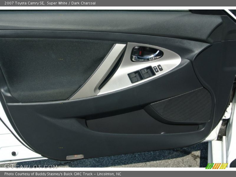 Super White / Dark Charcoal 2007 Toyota Camry SE