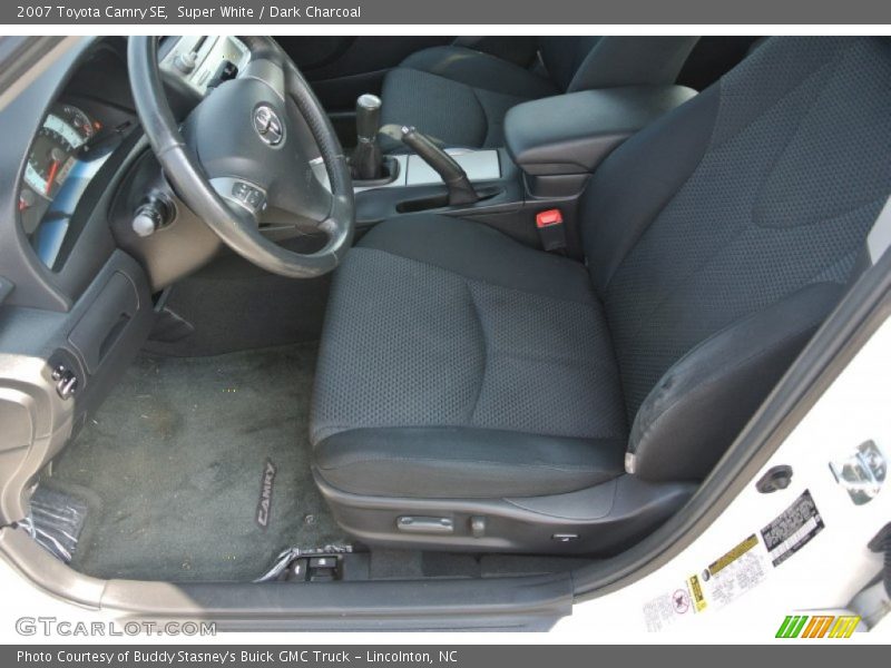 Super White / Dark Charcoal 2007 Toyota Camry SE