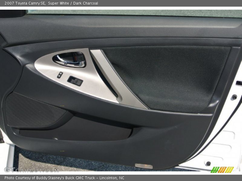 Super White / Dark Charcoal 2007 Toyota Camry SE