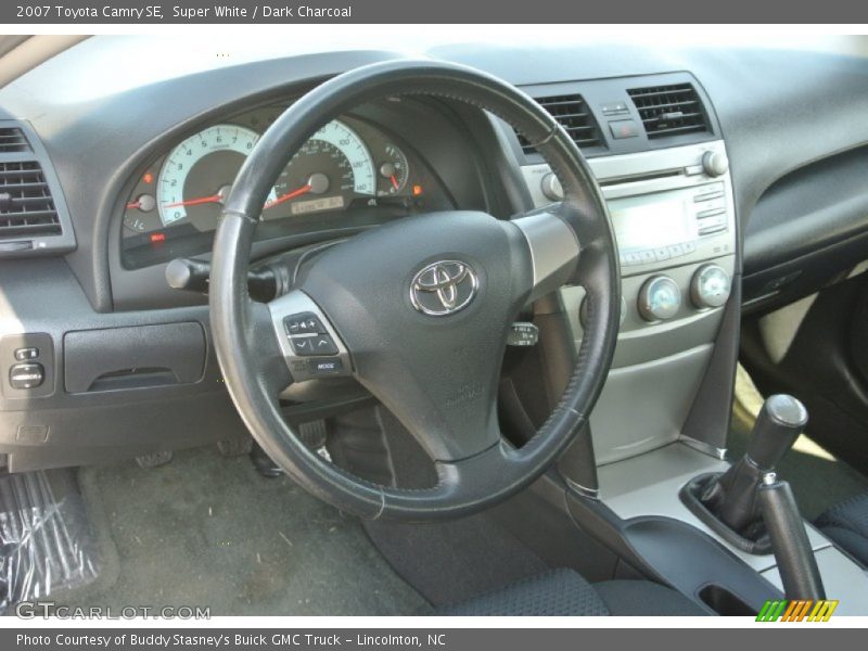 Super White / Dark Charcoal 2007 Toyota Camry SE