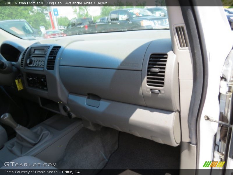 Avalanche White / Desert 2005 Nissan Frontier XE King Cab